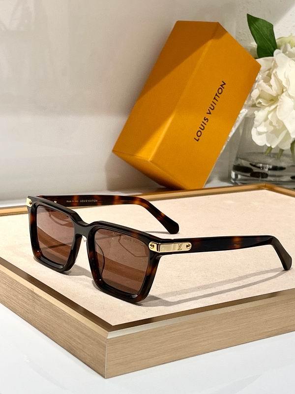 LV Sunglasses 782